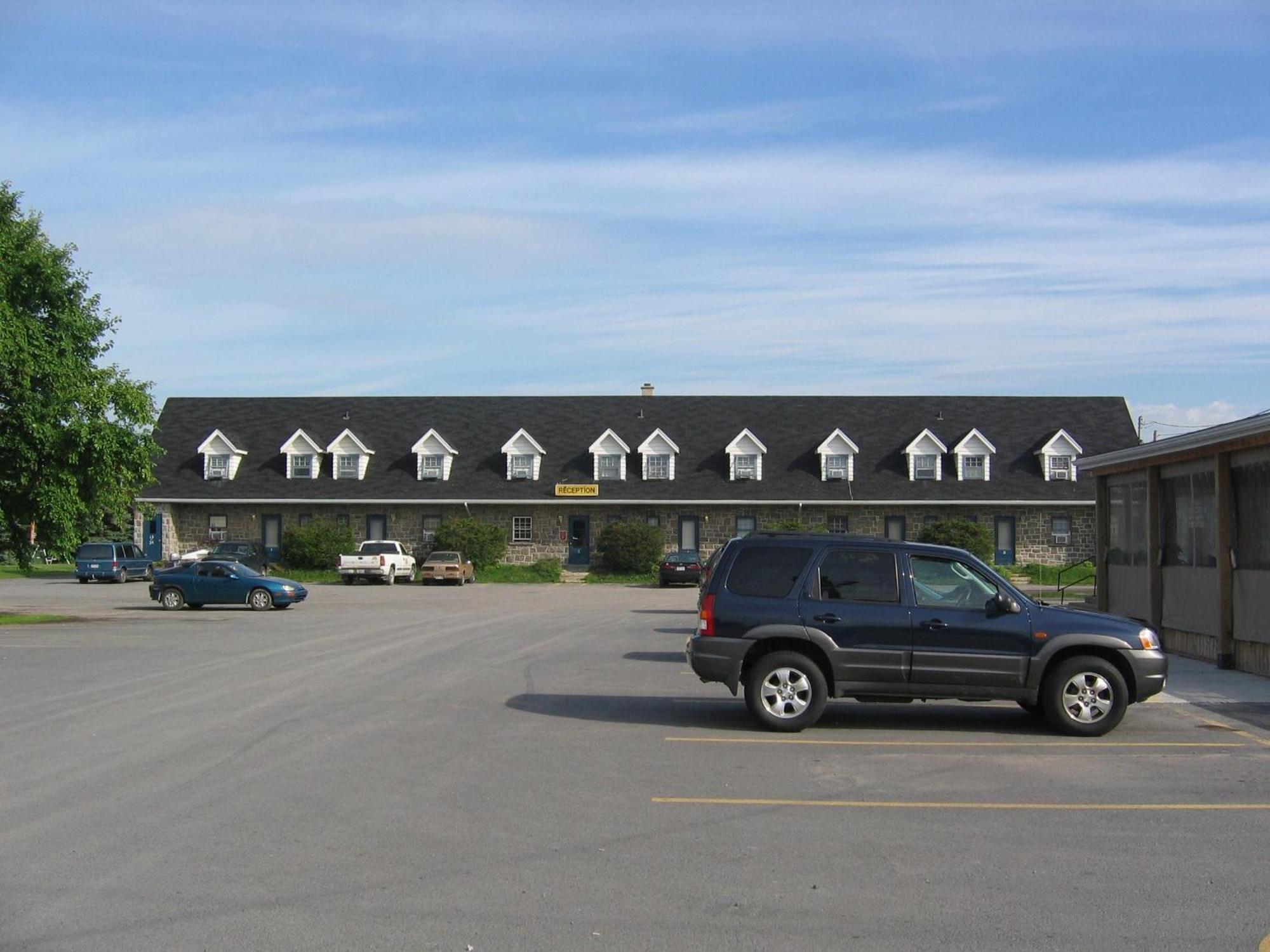 Motel Grande Ile Salaberry-de-Valleyfield Eksteriør bilde